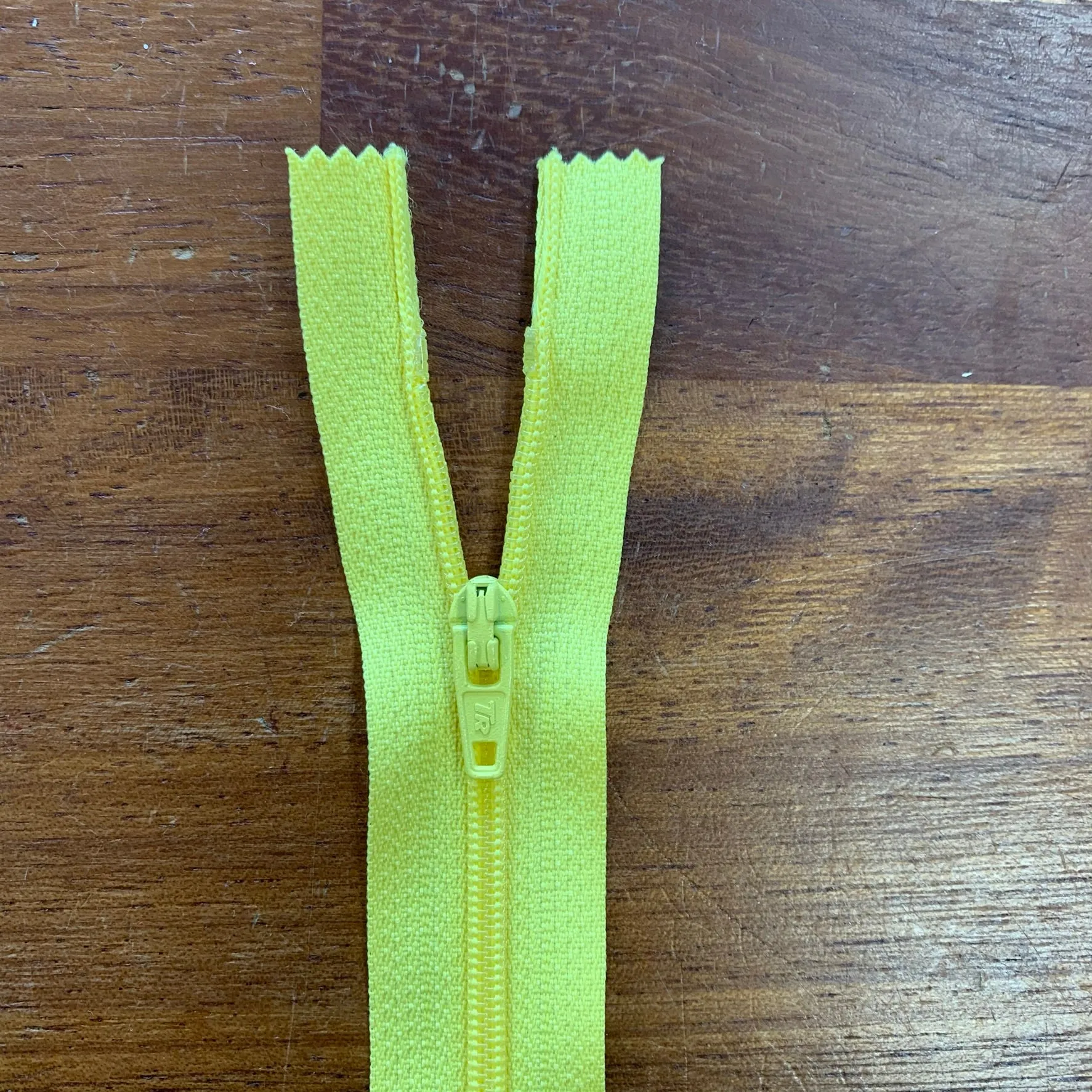 10" / 20cm Nylon Zip  - Select Colour