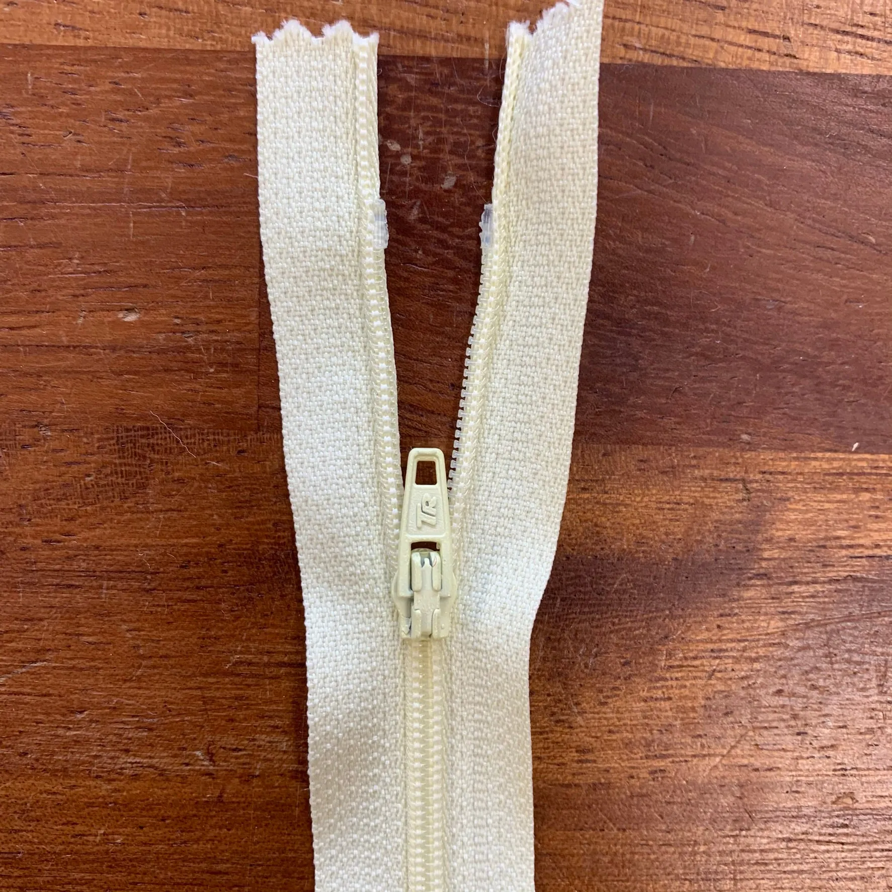 10" / 20cm Nylon Zip  - Select Colour