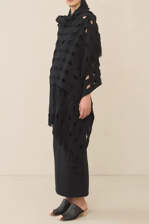 Handwoven Grid Wrap in Black (Sold out)