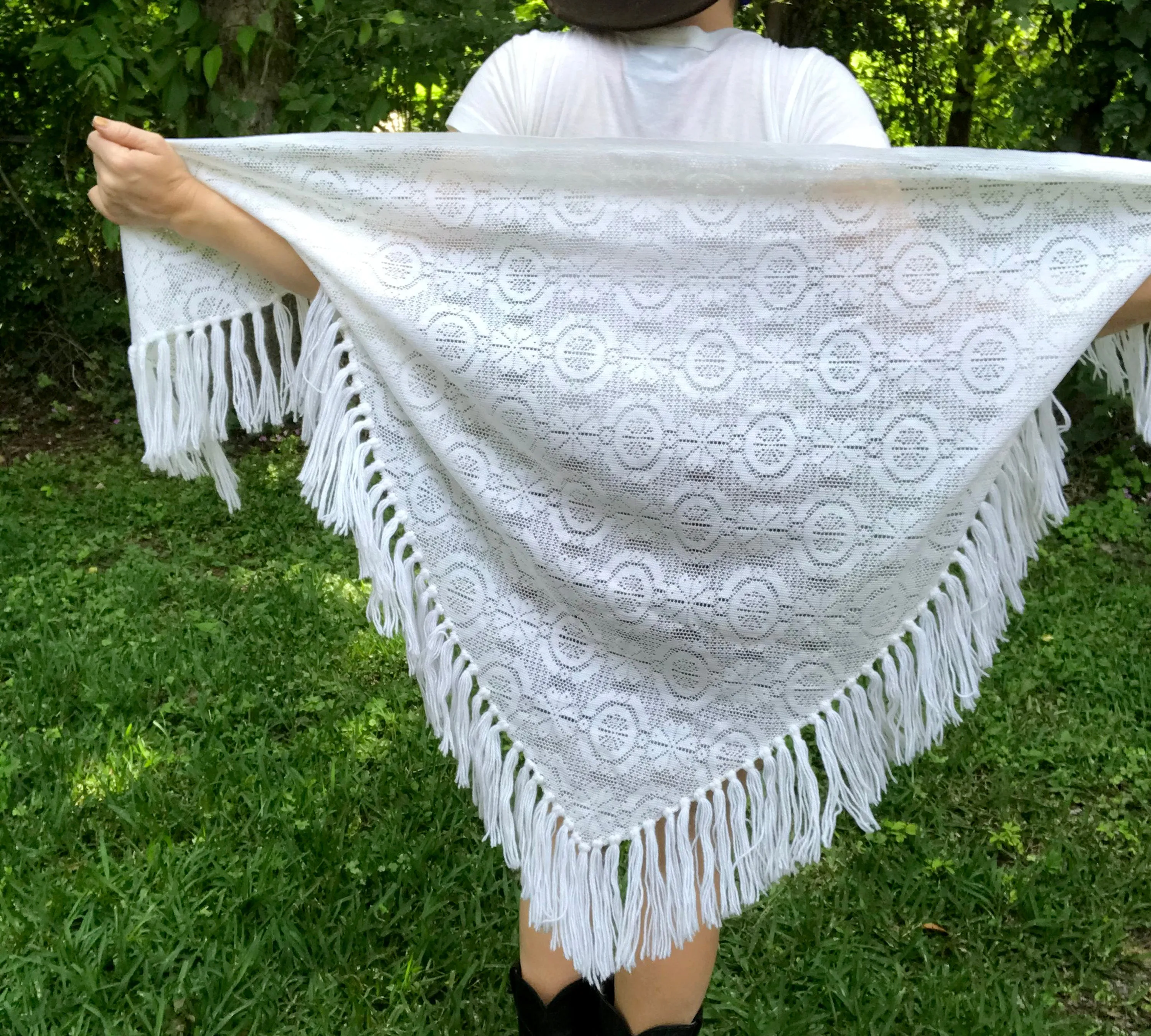 Vintage 70s | Summer Hippie Woodstock Boho Fringe Crochet Lace Shawl Wrap