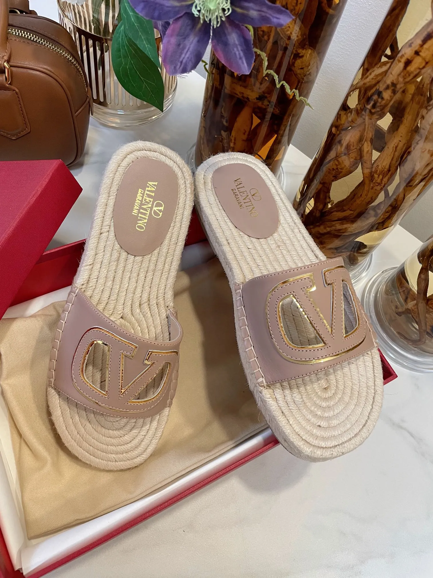 VLOGO CUT-OUT ESPADRILLES IN CREPE PINK CALFSKIN