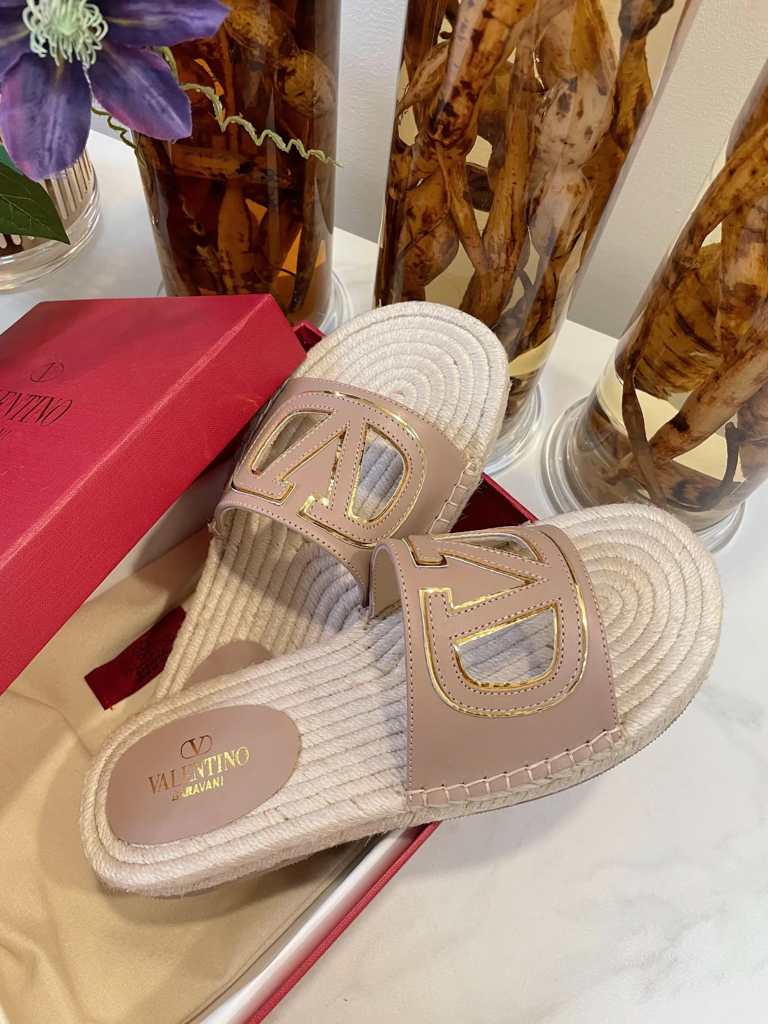 VLOGO CUT-OUT ESPADRILLES IN CREPE PINK CALFSKIN