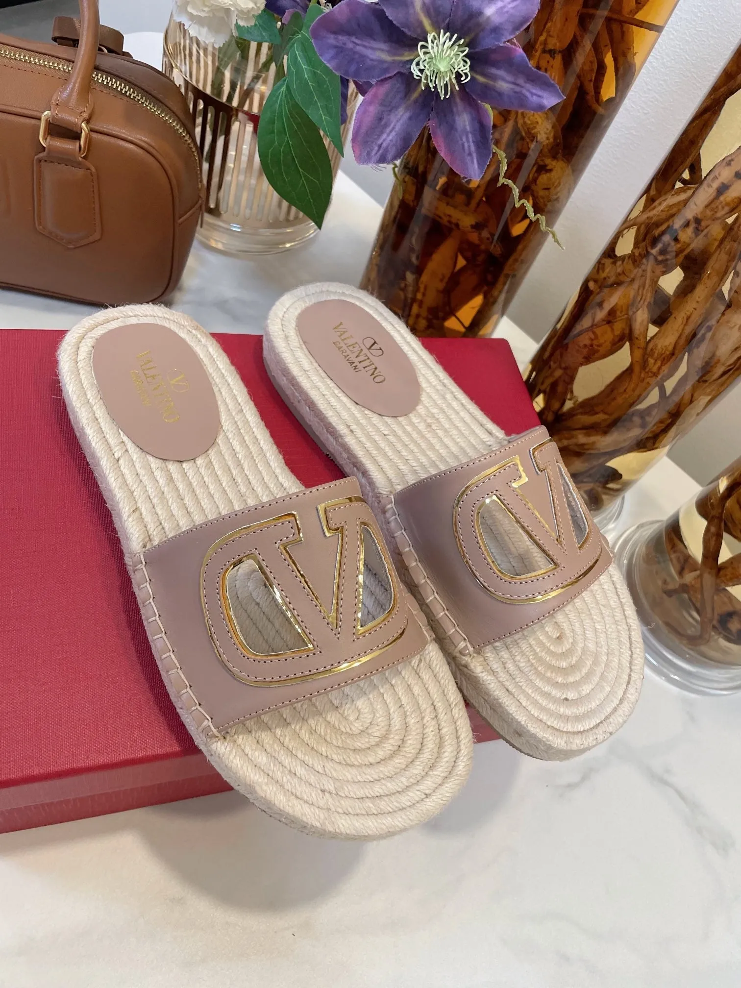 VLOGO CUT-OUT ESPADRILLES IN CREPE PINK CALFSKIN